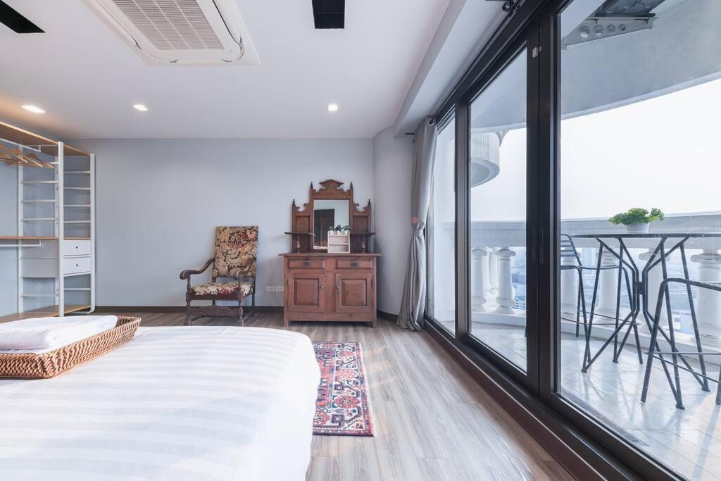 Central Bangkok, 5 Stars River View & Characteristic Decor Exterior photo